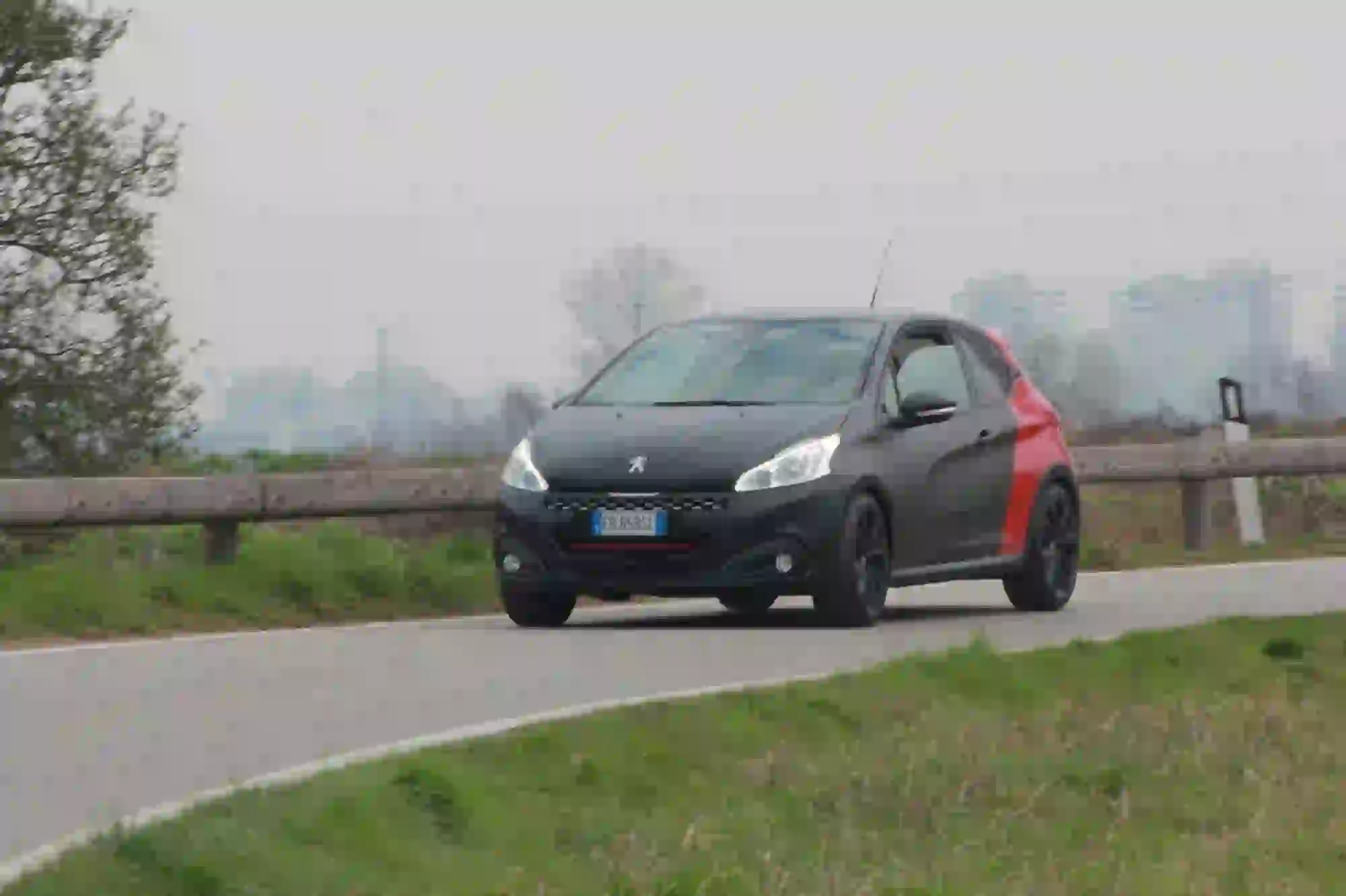 [SPECIALE PEUGEOT 208] L'essenza della piccola bomba: Peugeot 208 GTi By Peugeot Sport [PROVA] - 14
