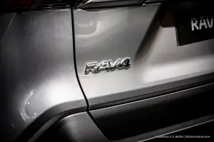 Speciale Toyota RAV4 e Corolla - Salone di Parigi 2018 - 19