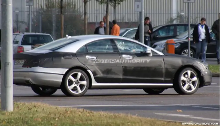 Spy shots della Mercedes CLS 2011 - 3