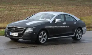 Spy shots della Mercedes CLS 2011