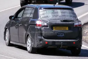 Spy shots Ford C-Max