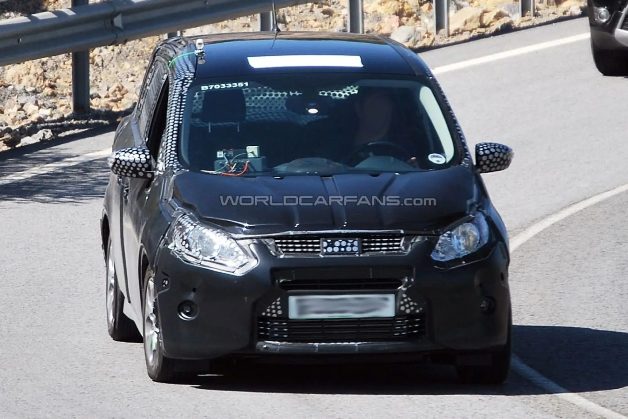 Spy shots Ford C-Max - 9