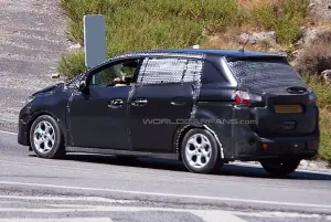 Spy shots Ford C-Max