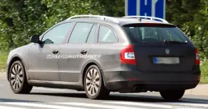 Spy shots Skoda Superb