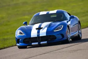 SRT Viper 2012 nuove immagini