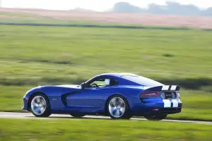 SRT Viper 2012 nuove immagini