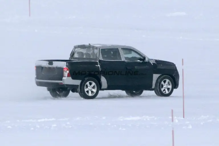 SsangYong Actyon Sports MY 2019 - Foto spia 02-02-2017 - 7