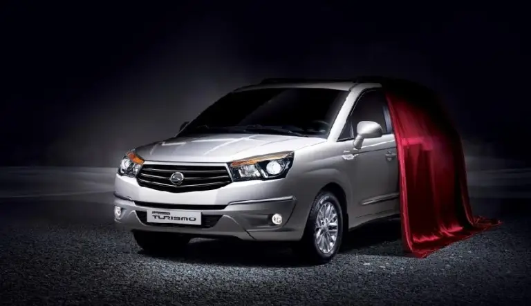 SsangYong Korando Turismo 2014 - 1