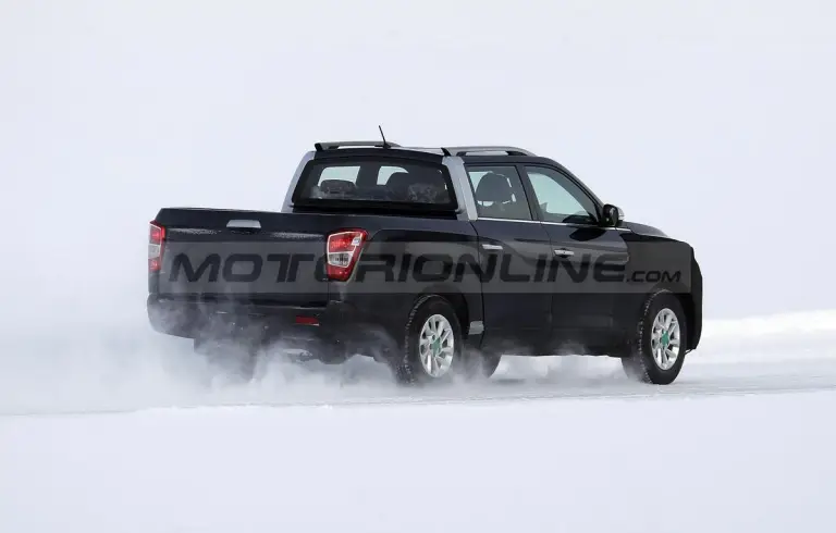 SsangYong Musso 2022 - Foto spia 17-03-2021 - 12