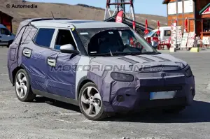 SsangYong Tivoli 7 posti - Foto spia 03-09-2015 - 2