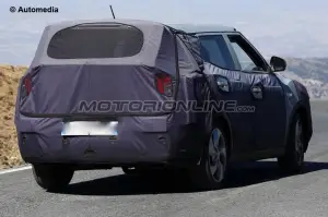 SsangYong Tivoli 7 posti - Foto spia 03-09-2015