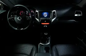 SsangYong Tivoli Black Edition - 10