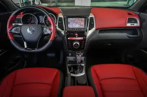 Ssangyong TIVOLI - 100