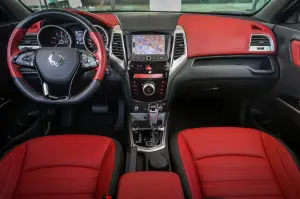 Ssangyong TIVOLI - 102