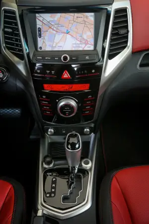 Ssangyong TIVOLI - 103