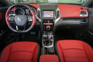 Ssangyong TIVOLI - 105