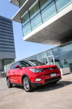 Ssangyong TIVOLI - 127