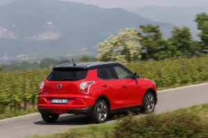 Ssangyong TIVOLI - 196