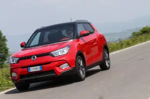 Ssangyong TIVOLI - 208