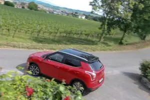 Ssangyong TIVOLI - 225