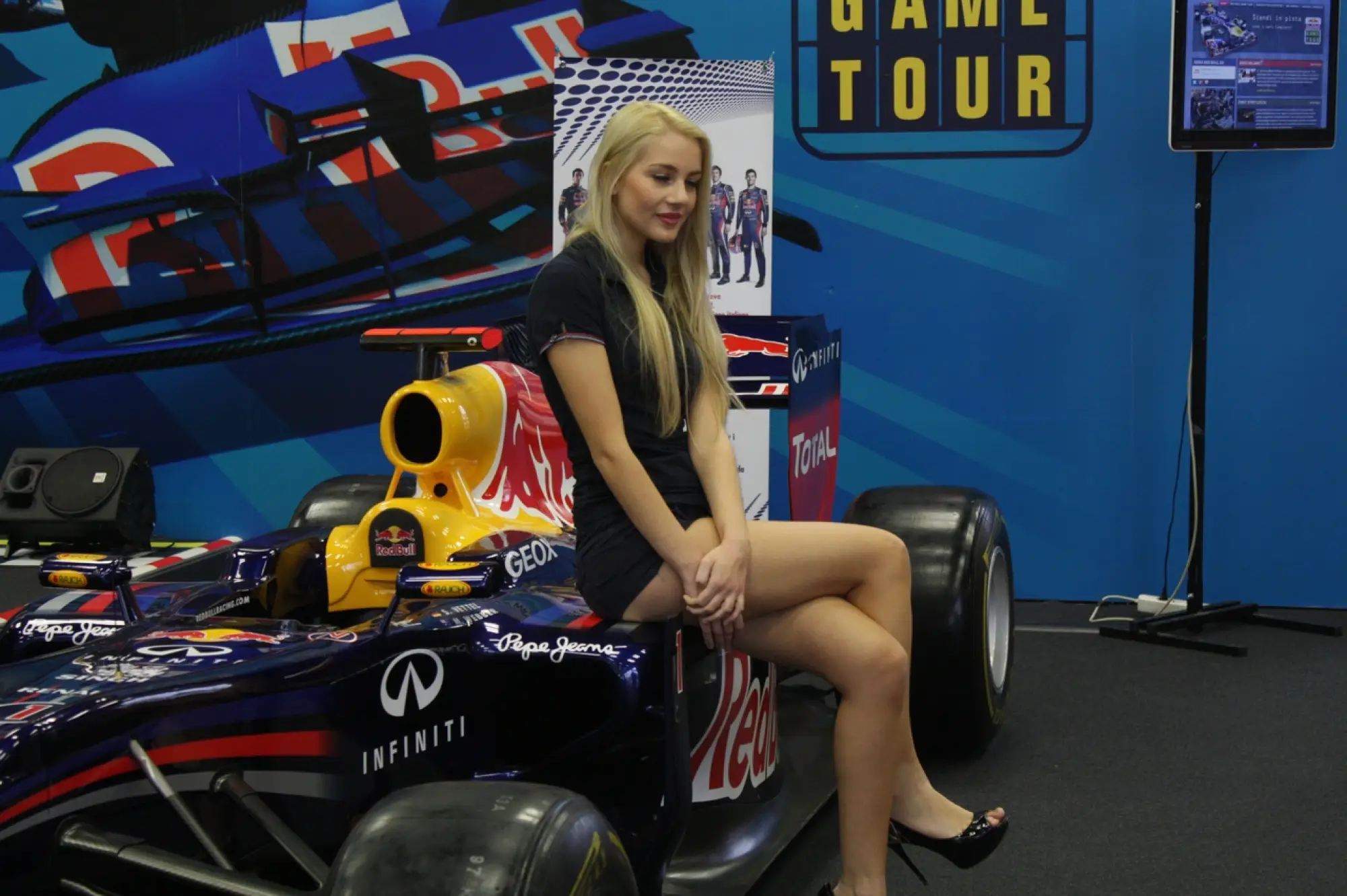 Stand Girls - Motor Show di Bologna 2012 - 21