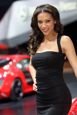 Stand Girls - Naias - Salone di Detroit 2013