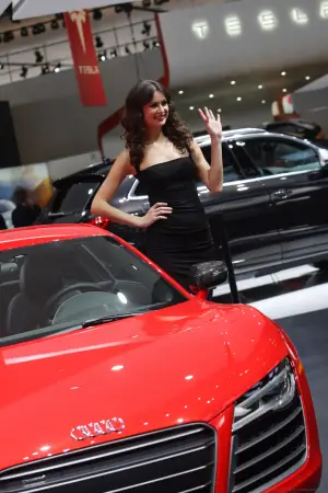 Stand Girls - Naias - Salone di Detroit 2013