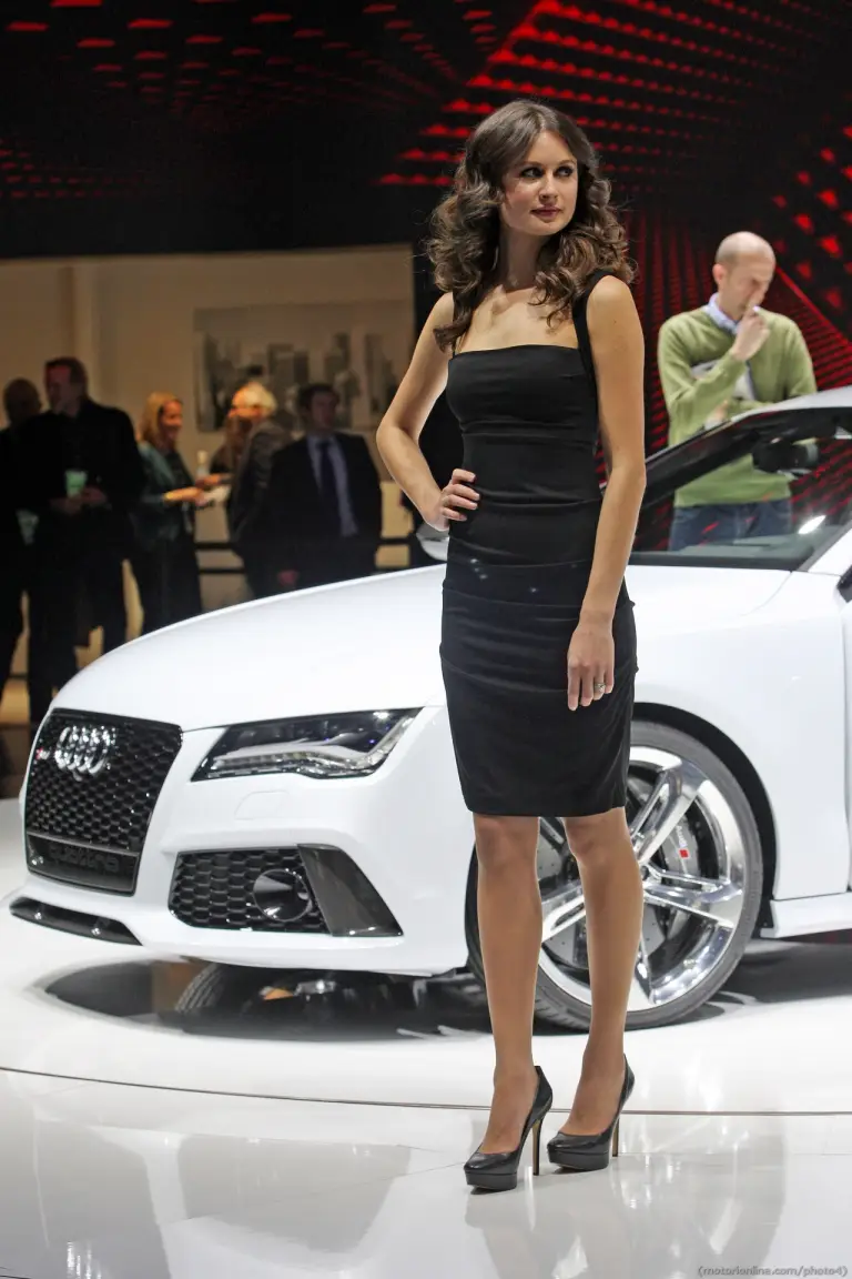 Stand Girls - Naias - Salone di Detroit 2013 - 27