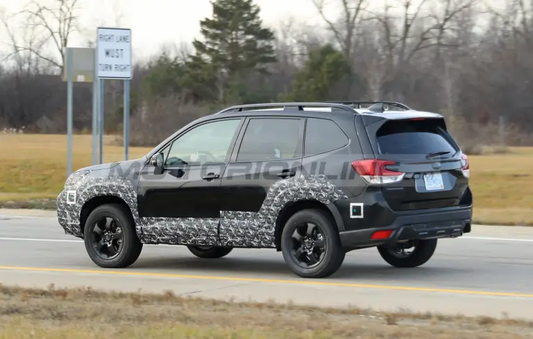 Subaru Forester 2022 - Foto spia 17-12-2020 - 7