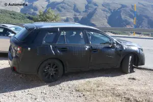 Subaru Legacy 2015 - Foto spia 13-11-2013