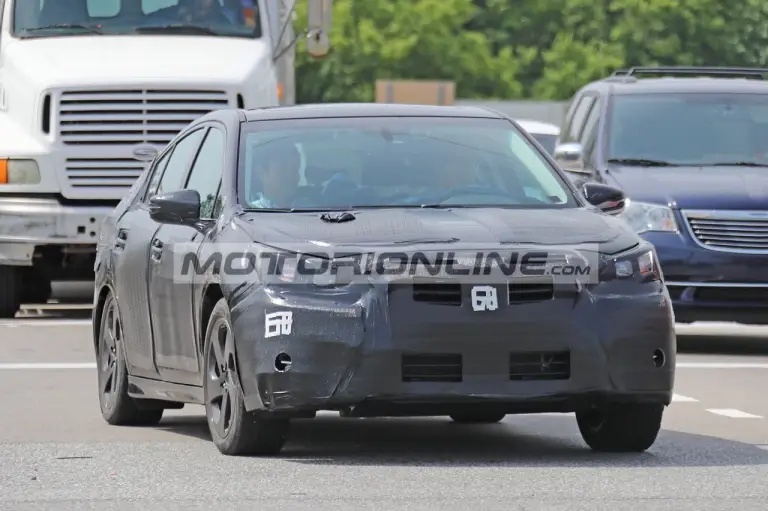 Subaru Legacy 2020 - Foto spia 13-6-2018 - 4