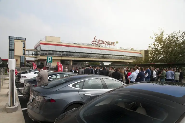 Supercharger Tesla Dorno - 1