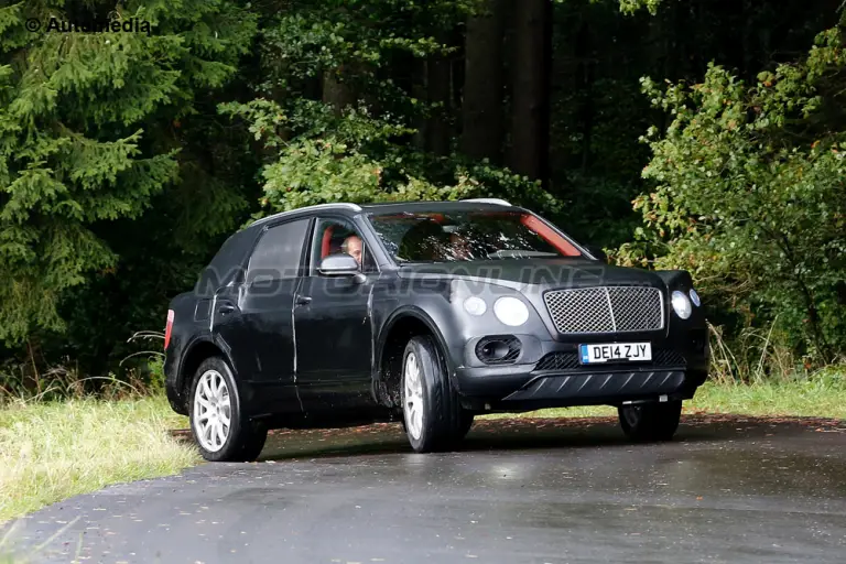 SUV Bentley - Foto spia 08-10-2014 - 1