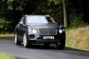 SUV Bentley - Foto spia 08-10-2014