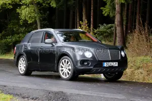 SUV Bentley - Foto spia 08-10-2014