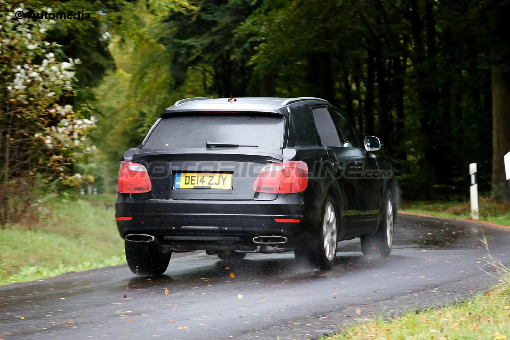 SUV Bentley - Foto spia 08-10-2014 - 6