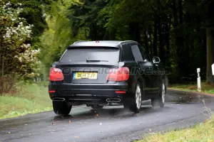 SUV Bentley - Foto spia 08-10-2014