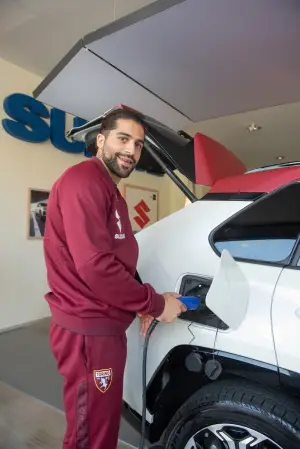 Suzuki Across Plug-in Toro Edition  - 4