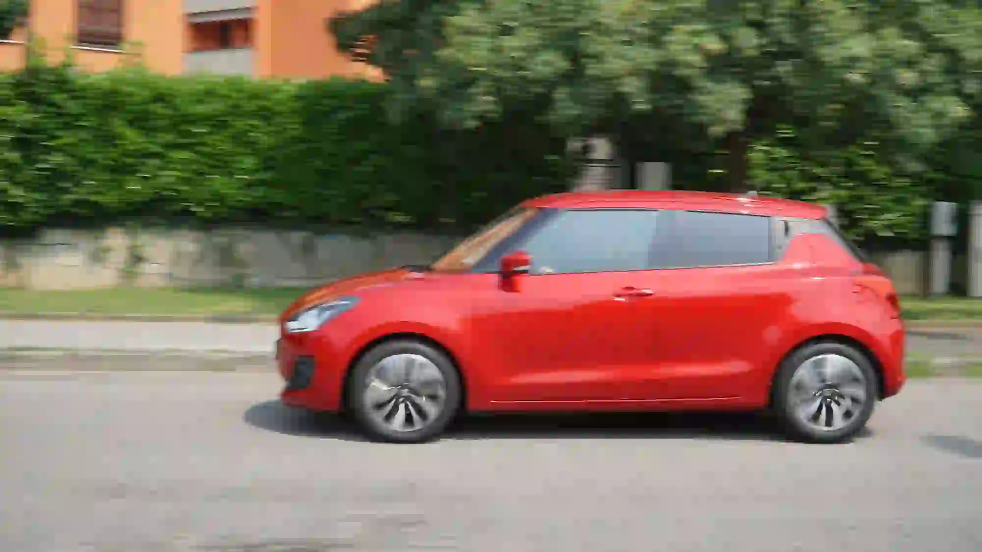 Suzuki Hybrid 2019: la gallery Swift - 17