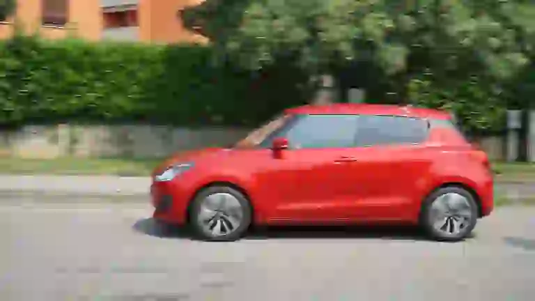 Suzuki Hybrid 2019: la gallery Swift - 17