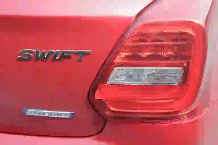 Suzuki Hybrid 2019: la gallery Swift - 32