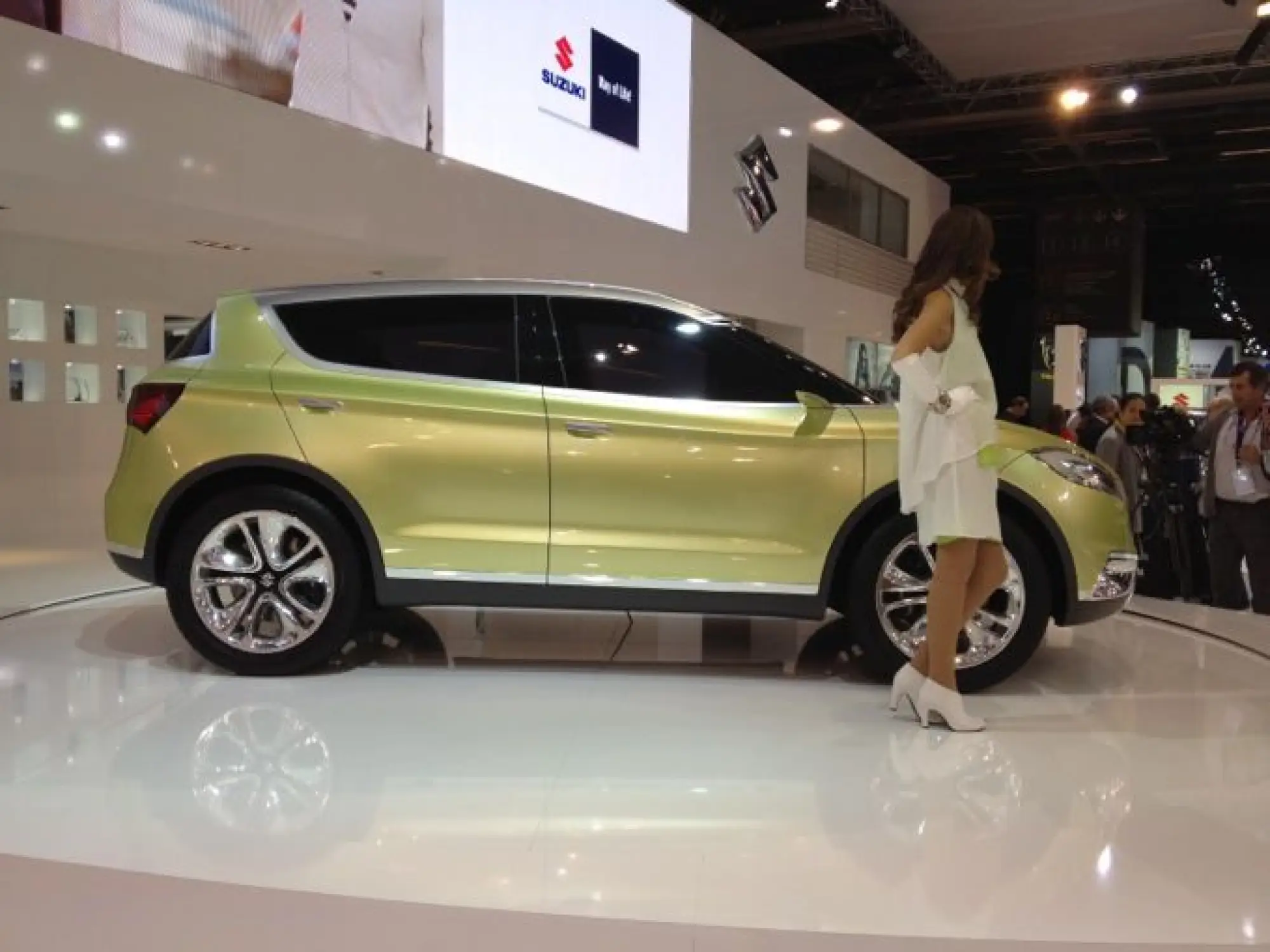 Suzuki S-Cross Concept - Salone di Parigi 2012 - 3