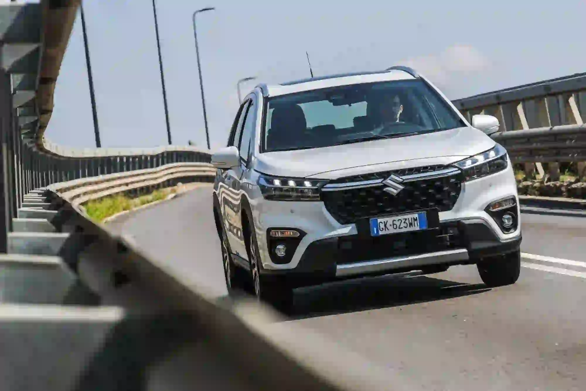 Suzuki S-Cross Hybrid 140V 2022 - 25