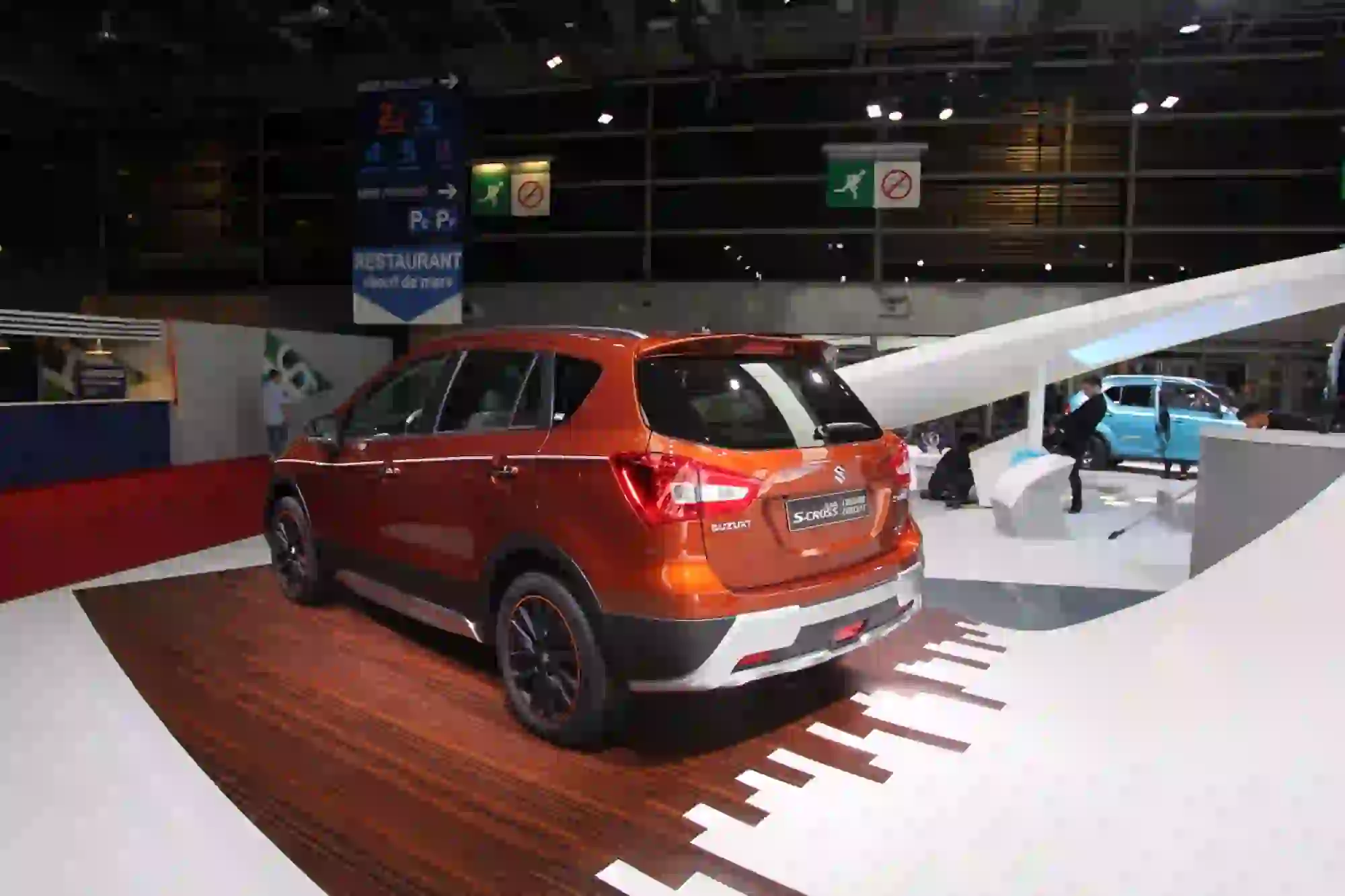 Suzuki S-Cross - Salone di Parigi 2016 - 4