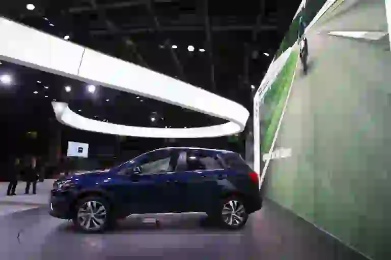 Suzuki S-Cross - Salone di Parigi 2016 - 9