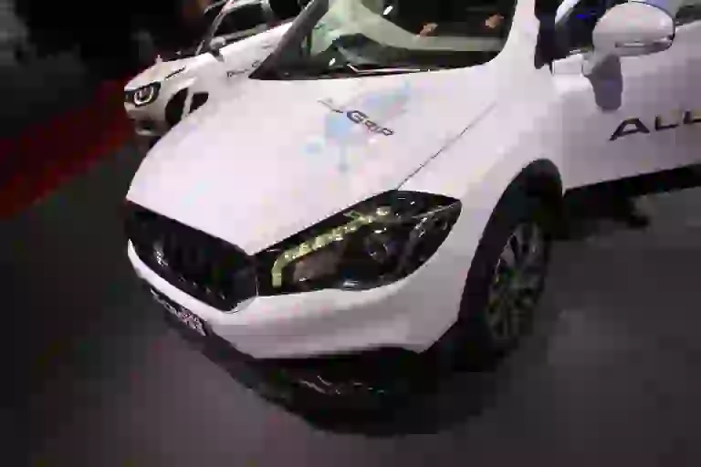 Suzuki S-Cross - Salone di Parigi 2016 - 11