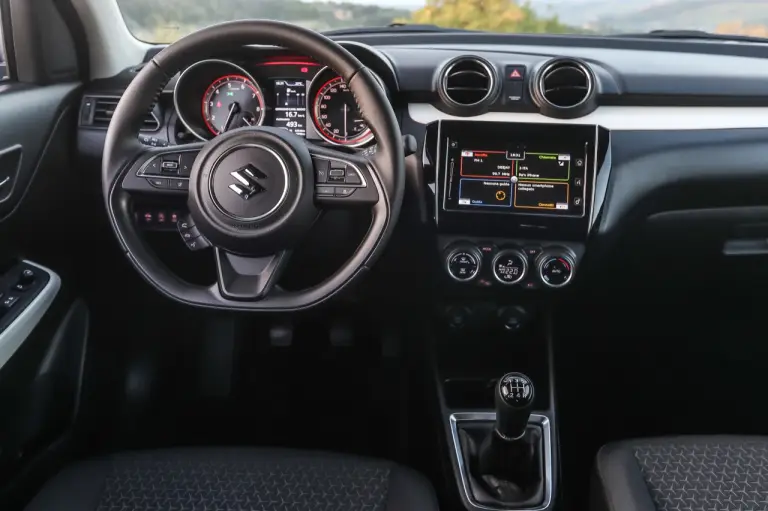 Suzuki Swift 1.2 HYBRID TOP 4WD ALLGRIP - 12