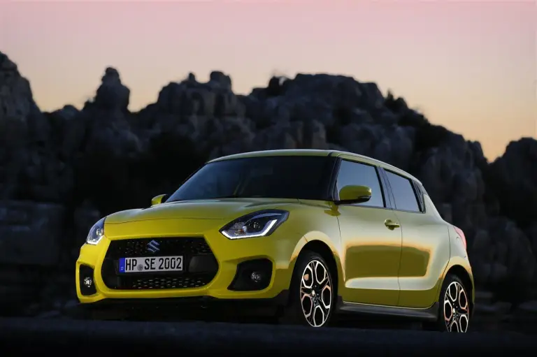 Suzuki Swift Sport 2018 - foto ufficiali - 34