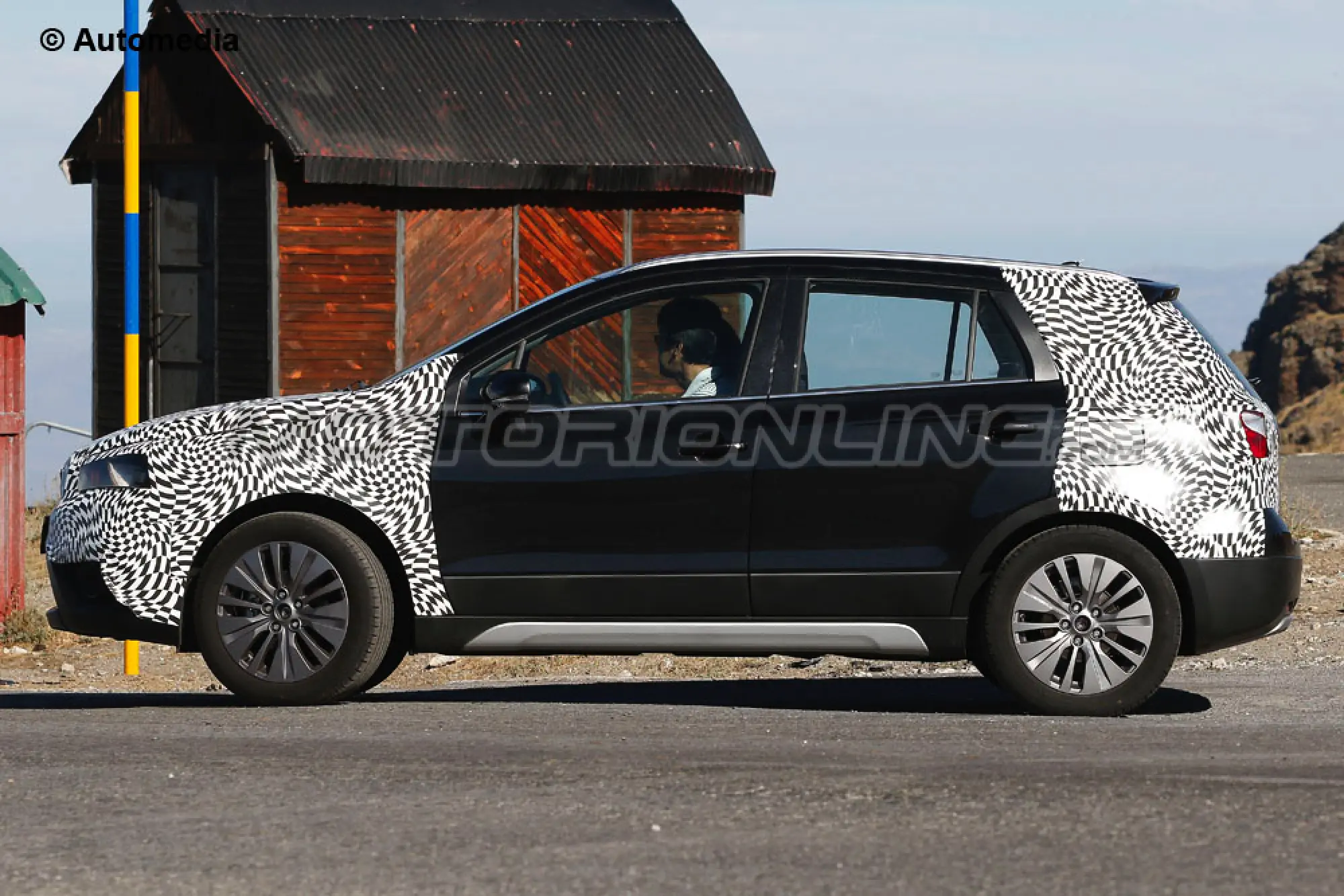 Suzuki SX4 S-Cross Facelift - Foto 01-09-2015 - 5