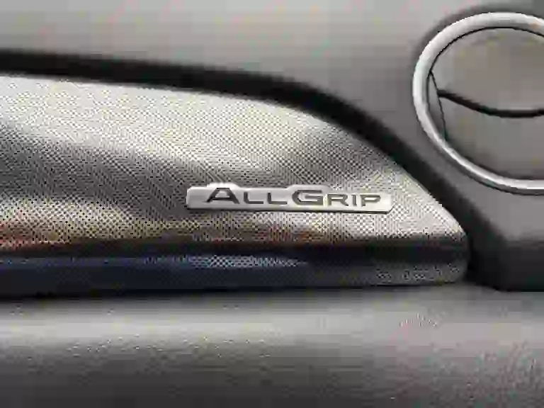 SUZUKI VITARA HYBRID 140 V - PRIMO CONTATTO - 39